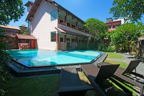 Pesona Beach Inn