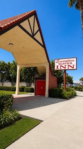 Executive Suites Inn