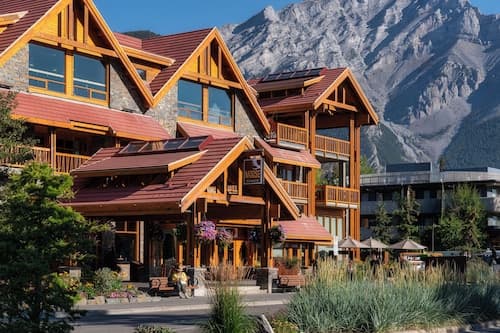 Moose Hotel And Suites