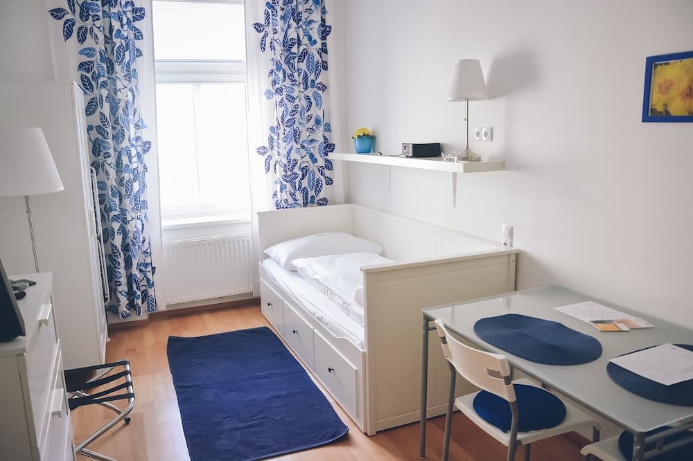 JL Apartments