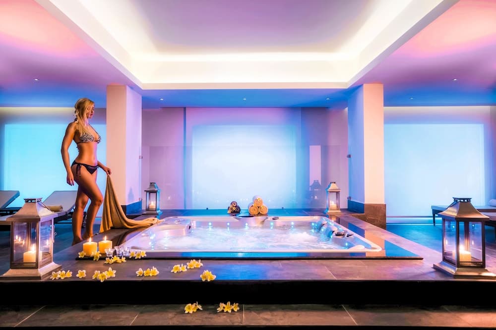 Kapalı spa küveti