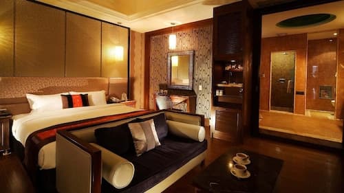 Seasons Boutique Motel