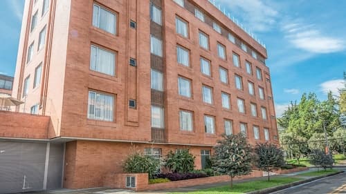 Hotel Plaza Suites