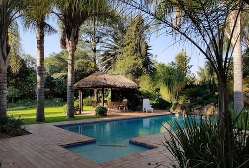 Six Valk Avenue Guest House