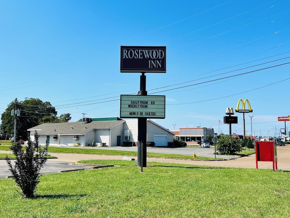 Rosewood Inn By OYO Union City I-69