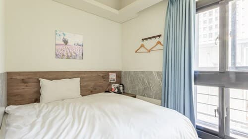 Hotel 99