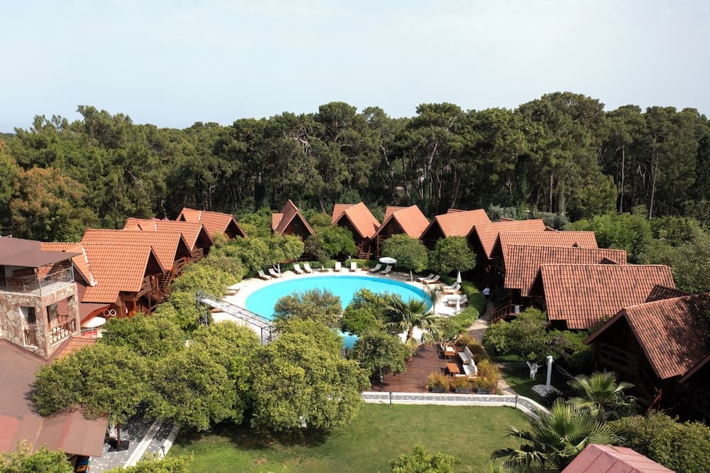 Woodline Hotel