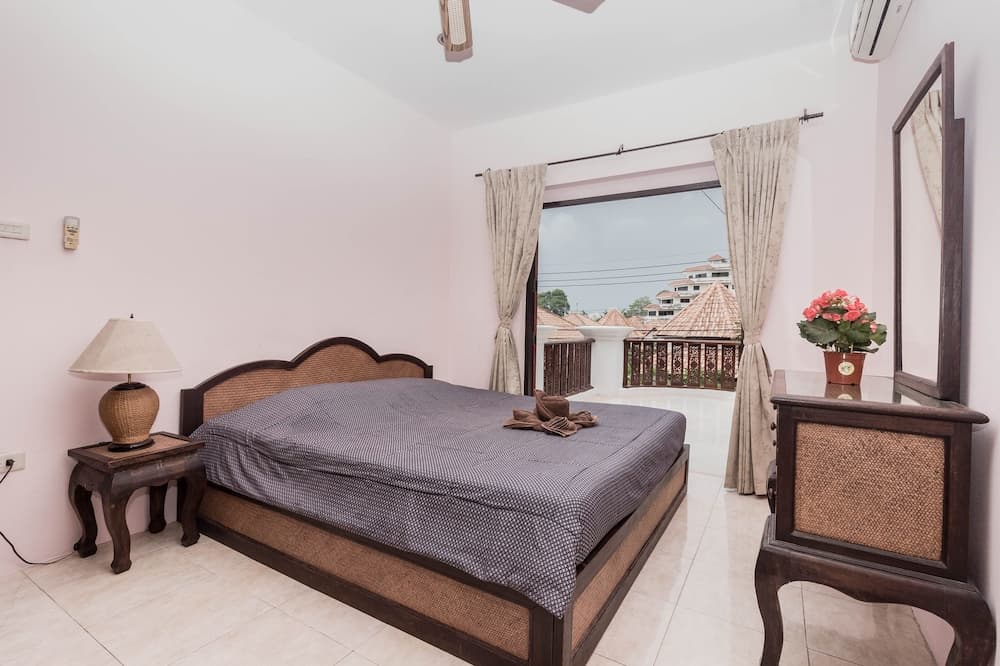 Baan Kanittha - 5 Bedrooms Pool Villa