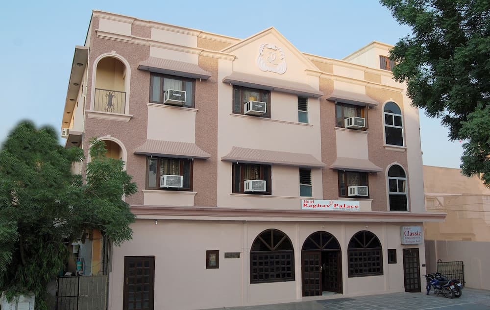 Hotel Raghav Palace