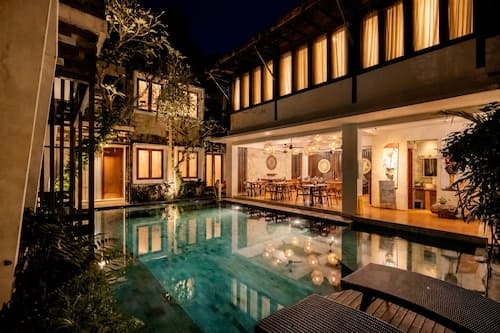 Kakul Villas & Suites