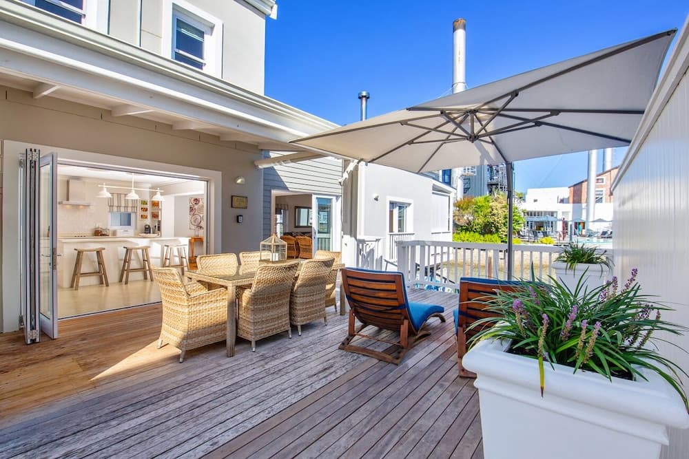 Thesen Islands Holiday House