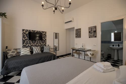 Manì Rooms
