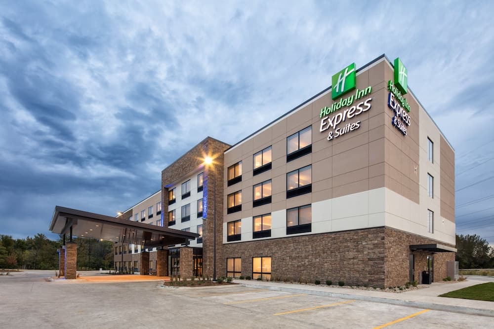 Holiday Inn Express & Suites East Peoria - Riverfront by IHG