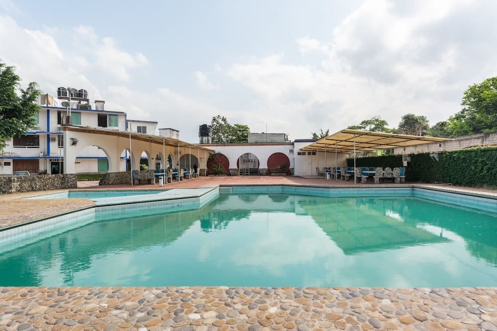 OYO Hotel Casa Blanca