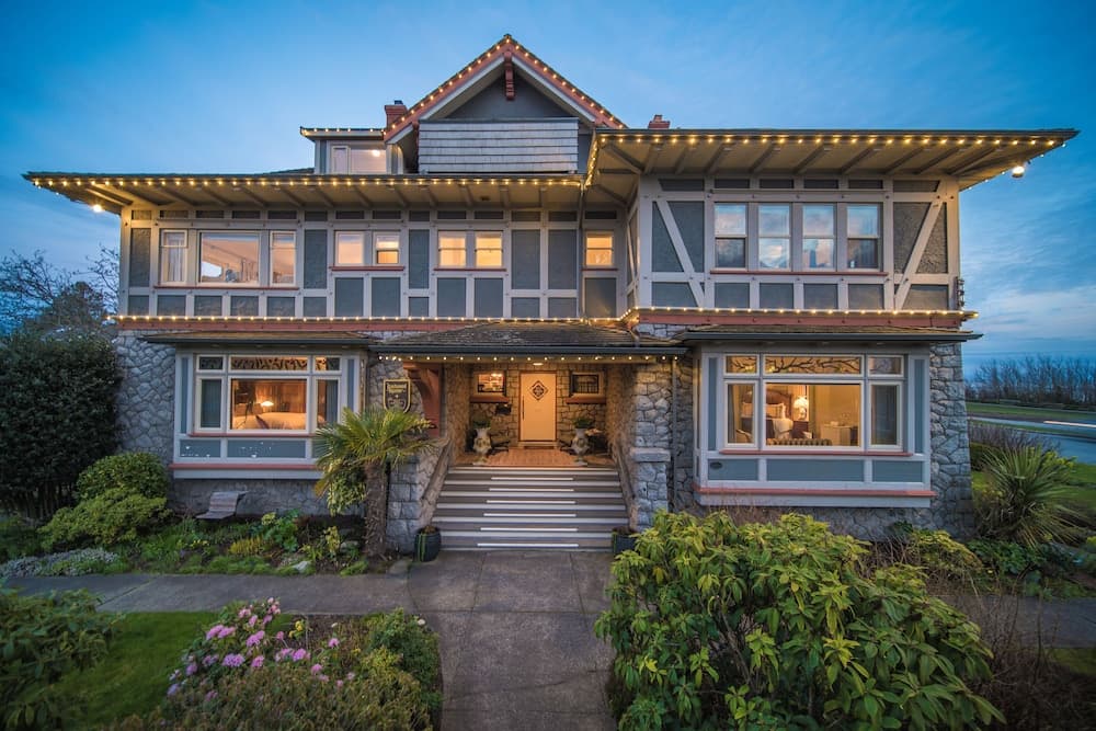 Dashwood Manor Seaside Bed & Breakfast