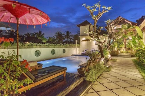 Solo Villas and Retreat