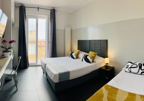 Floor 6 Boutique Rooms by DOT Suites