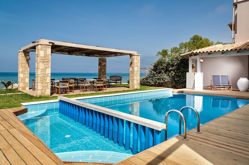 The Mini Beach Hotel