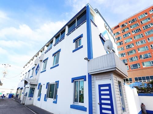James Blue Guesthouse