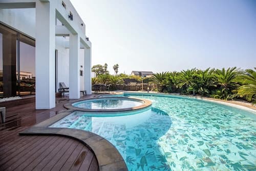 Libentia Hotel & Pool Villa
