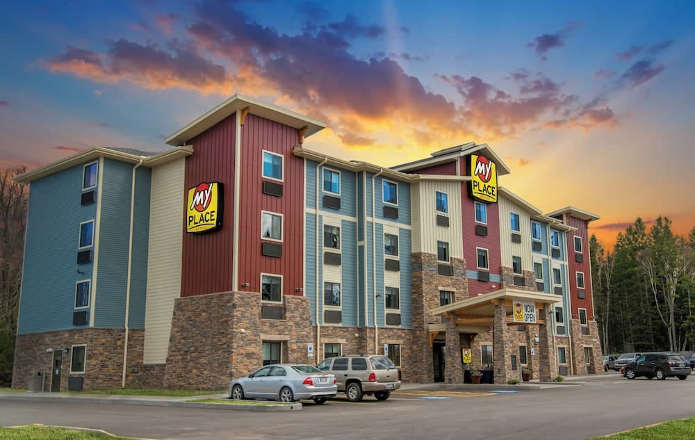 My Place Hotel - Marquette, MI