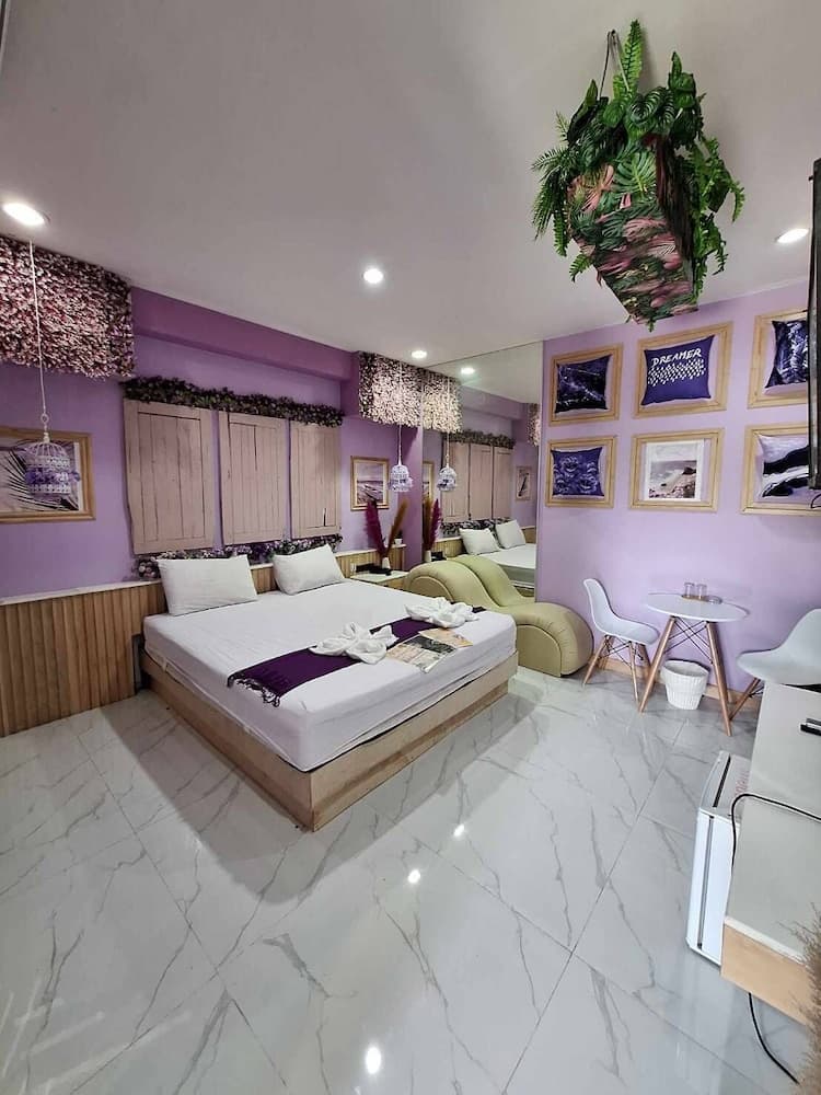 Lux Inn