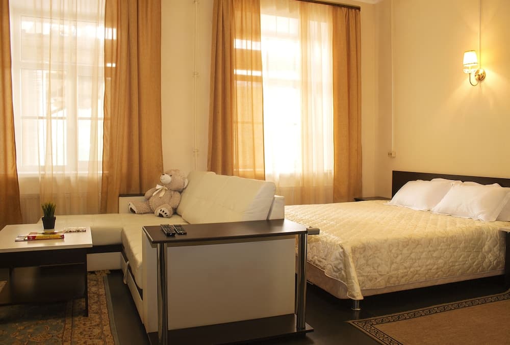 Yellow Hotel