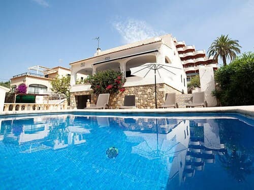 Villa Caleta - Plaza Mayor