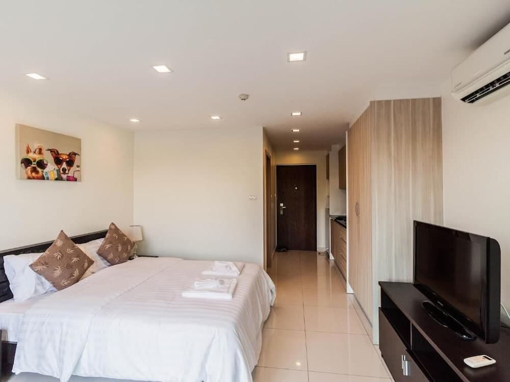 Laguna Bay 1 by PSR ASIA