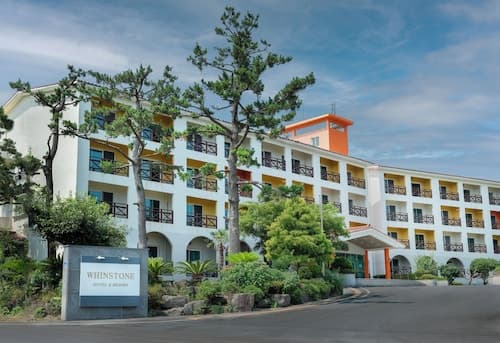Whinstone Hotel and Resort