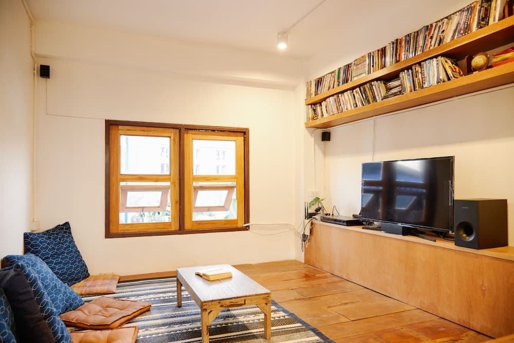 Nanan House Hostel