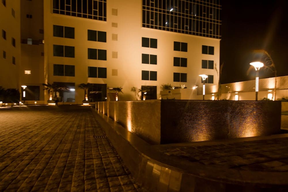 Lemon Tree Hotel, Sector 60, Gurugram