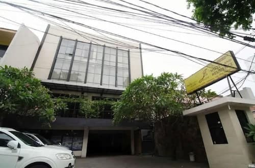 RedDoorz near Gubeng Station