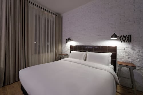 Yi Stack Hotel