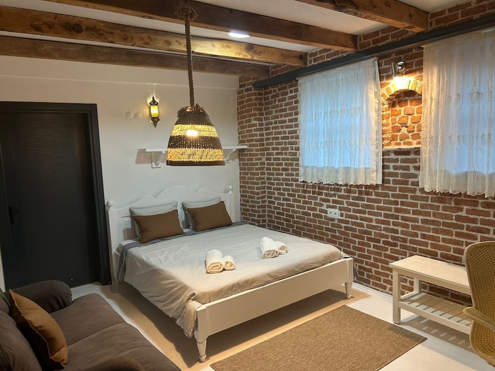 Attalos Suites Hotel