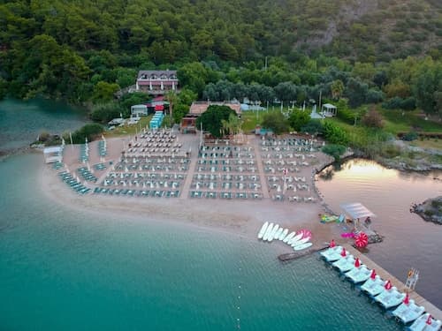 S3 Seahorse Hotel Beach Club
