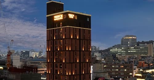 9 Brick Hotel