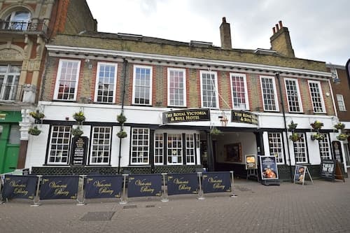 The Royal Victoria & Bull Hotel