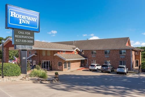 Rodeway Inn Branson, Brick House