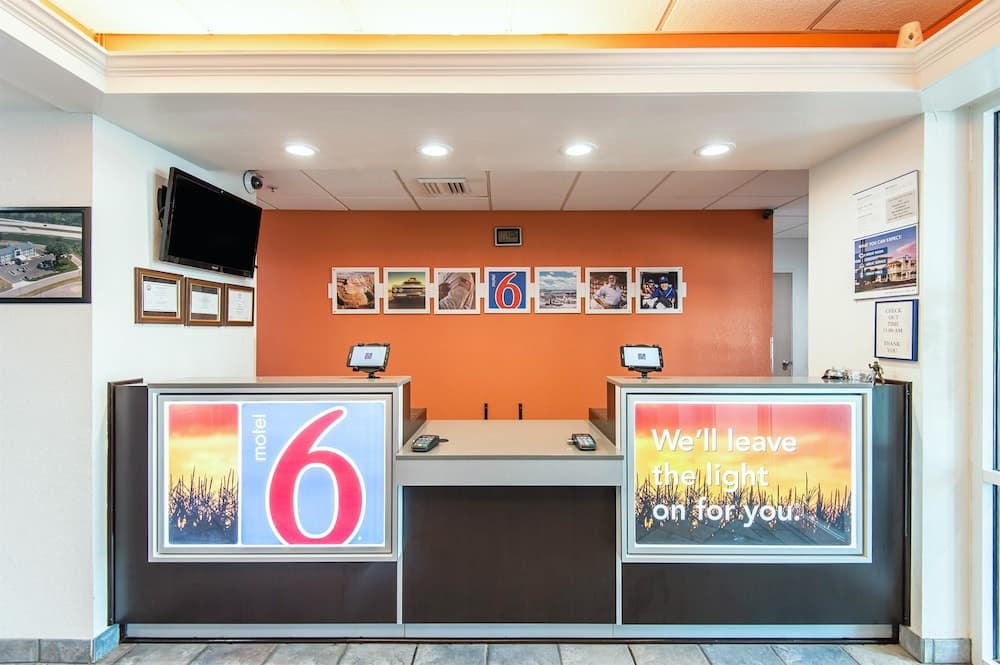 Motel 6 Junction City, KS