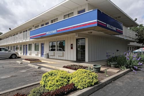 Motel 6 Amherst, OH - Cleveland West - Lorain