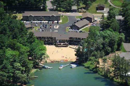 Sunset Bay Resort & Suites