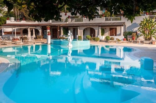 Hotel Tritone