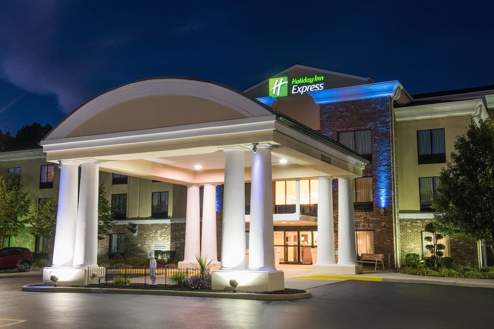 Holiday Inn Express & Suites Sharon-Hermitage by IHG