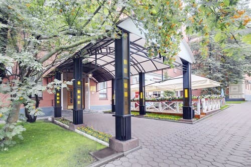 Maxima Zarya Hotel