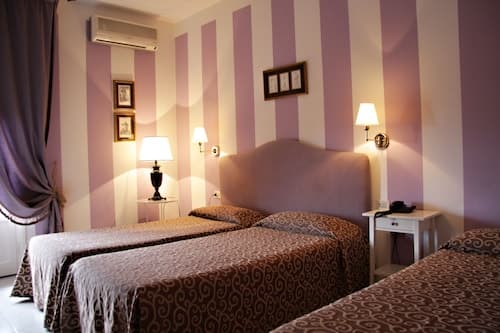 Hotel Alex