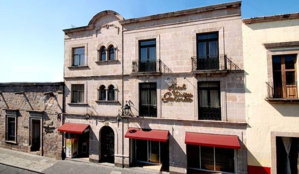 Hotel And Suites Galeria