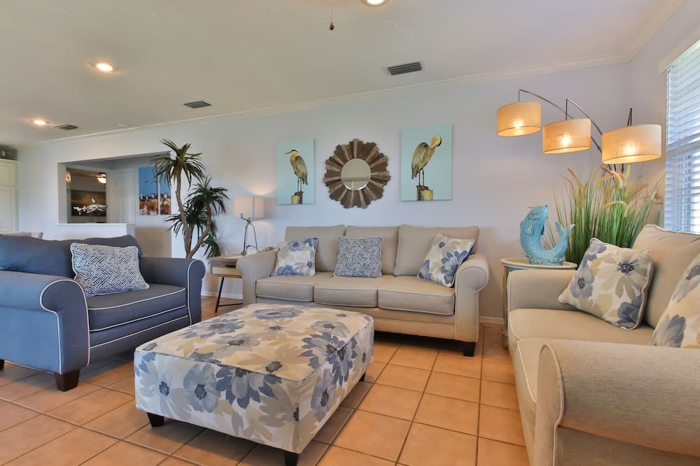 Tradewinds Beach Resort