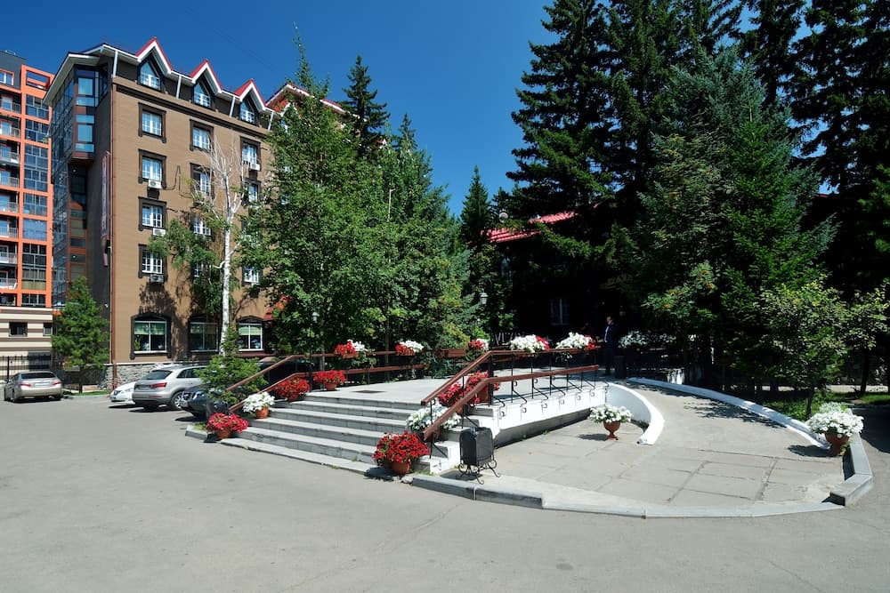 Hotel Zvezda