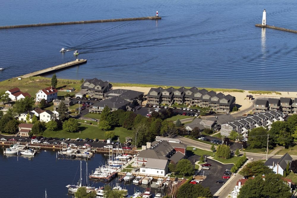 Harbor Lights Resort